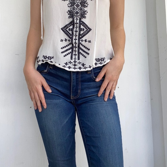 American Eagle darkwash jeans - Picture 3 of 9